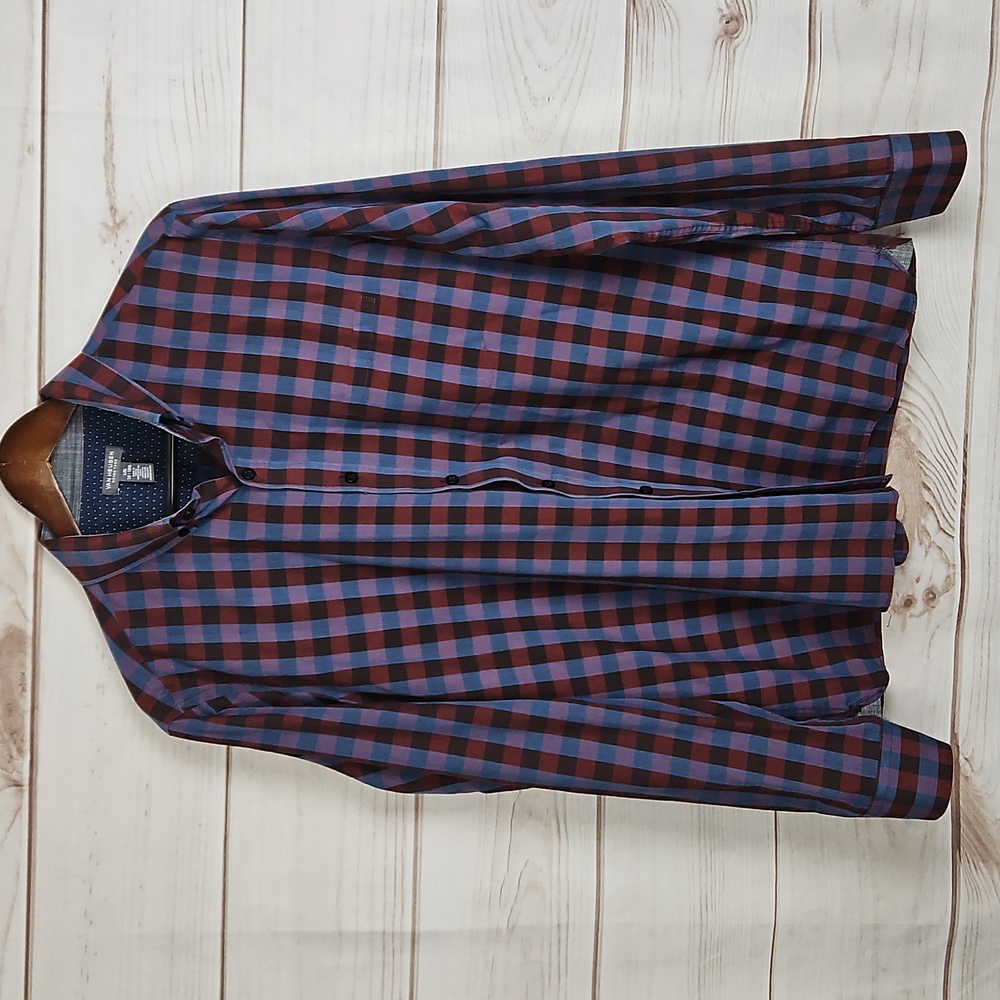 Van Heusen Men's Red and Blue Plaid Casual Button Down Shirt - Size Large